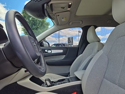 2020 Volvo XC40 Momentum AWD
