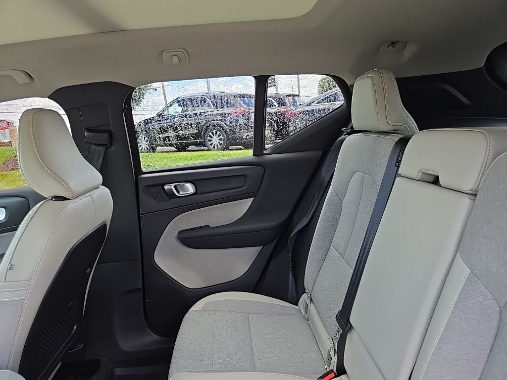 2020 Volvo XC40 Momentum AWD