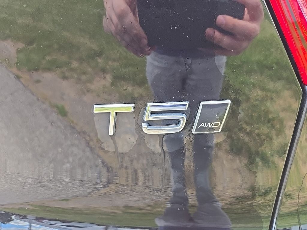 2020 Volvo XC40 Momentum AWD