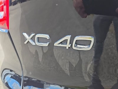 2020 Volvo XC40 Momentum AWD