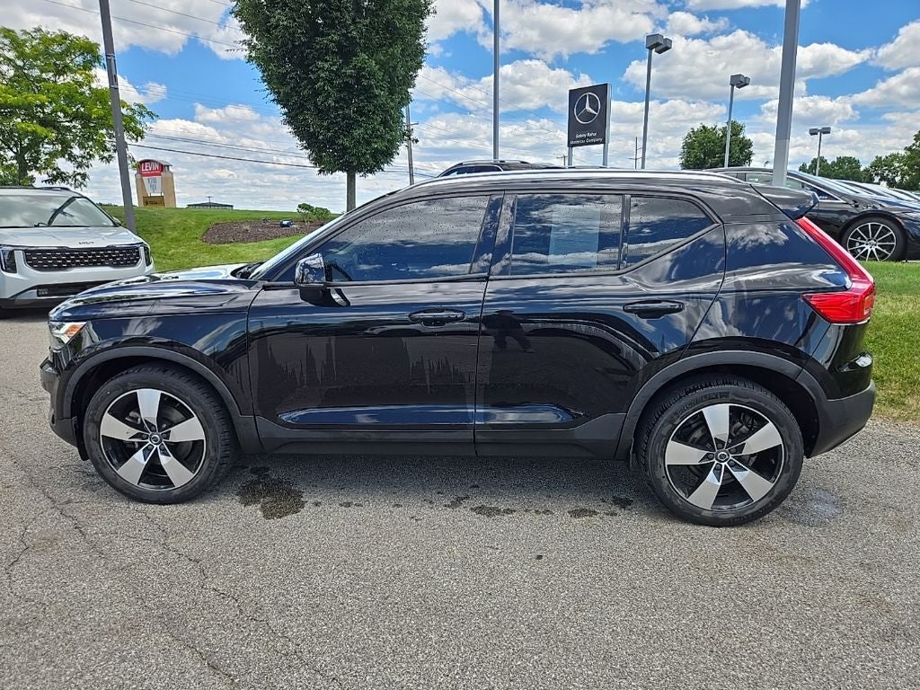 2020 Volvo XC40 Momentum AWD